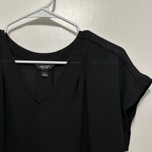Simply Vera Vera Wang Black V-Neck Blouse